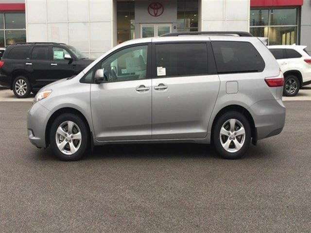 Toyota Sienna 2017 photo 4